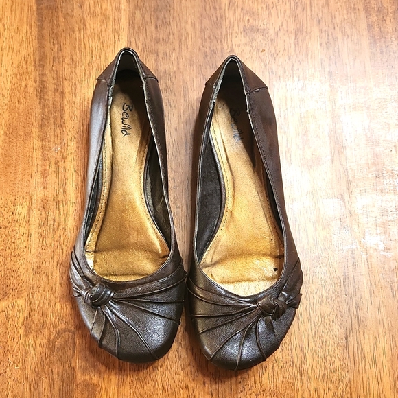 Bewild Ballet Flat with Knot Detail - Picture 1 of 4